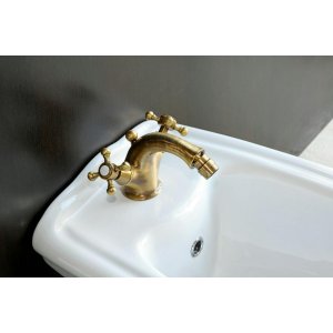 Baterie bidetowe retro jako uzupełnienie klasycznej łazienki